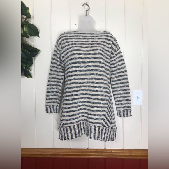 Beige & Blue Stripe Knit LS Sweater Blouse
Ladies Medium 8 - 10
100% Cotton - Picture 7 of 16